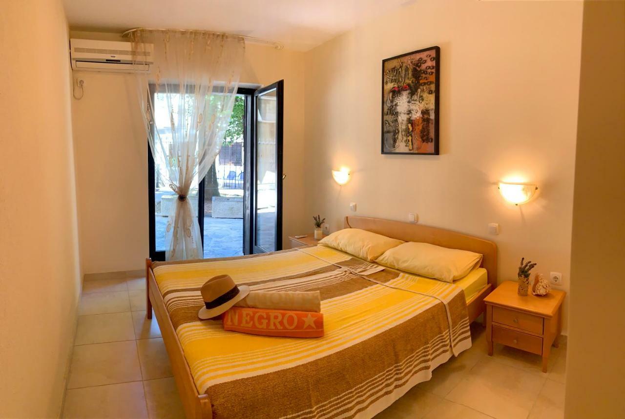 Villa Monte Boutique Apartments In ヘルツェグ・ノヴィ エクステリア 写真